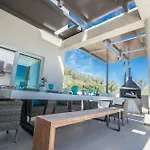 Romeo & Juliet Vila