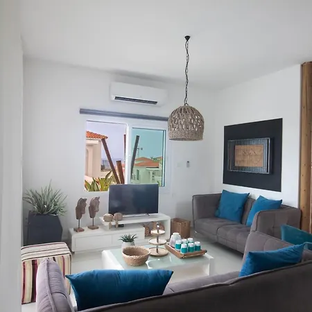 Romeo & Juliet Villa