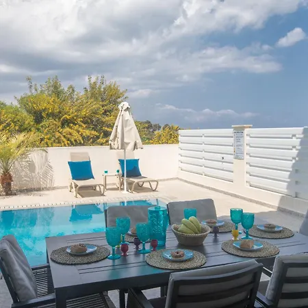 Romeo & Juliet Villa