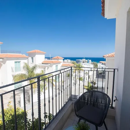Romeo & Juliet Villa