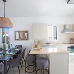 Romeo & Juliet Villa