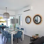 Romeo & Juliet Villa