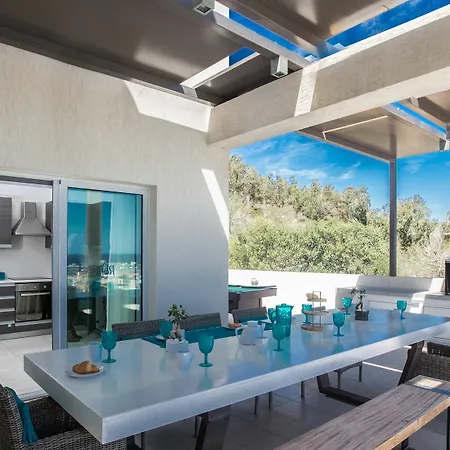 Romeo & Juliet Протарас