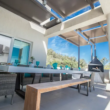 Romeo & Juliet Villa